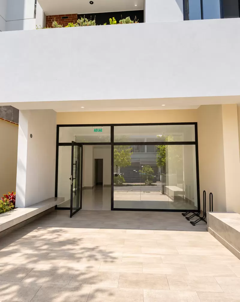 Local comercial en Av. Diez Canseco, Miraflores · foto 1 de 2